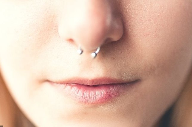 How to take out Nose Stud with Flat Black