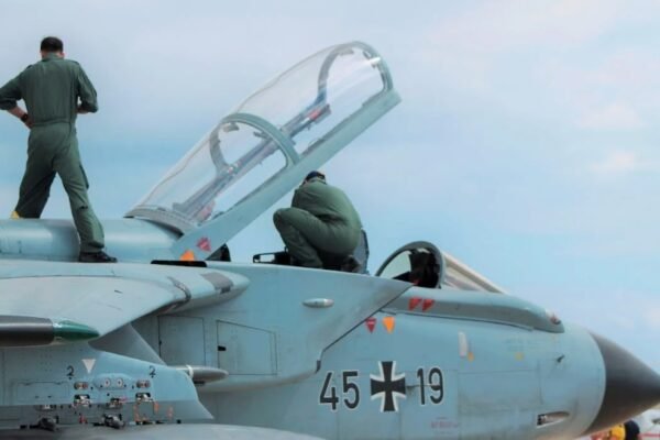 Airplanes and Flight Maintenance