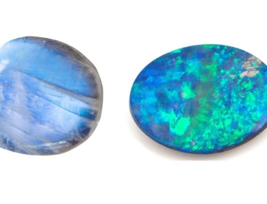 Difference Between Moonstone and Opal