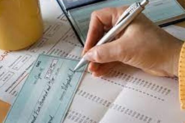 Does an Employer Have to Replace a Lost Check