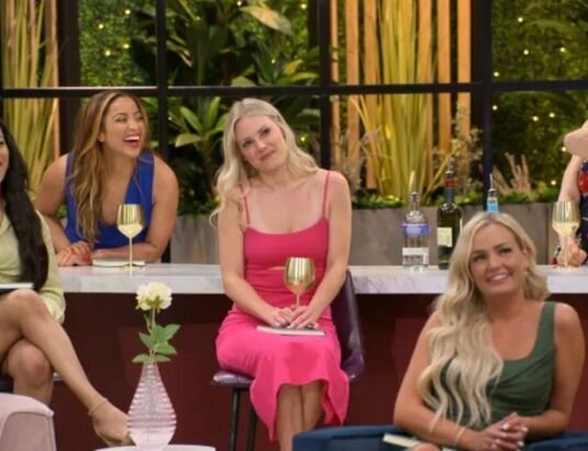 How much do Love Is Blind contestants get paid