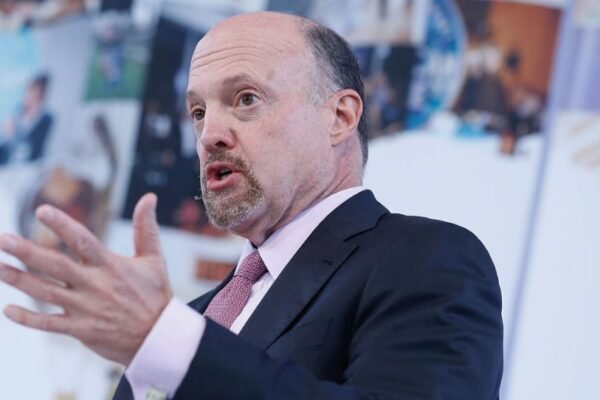 Cramer Praises Its Tech Dominance