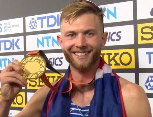 Josh Kerr shocks the world with 1500m gold