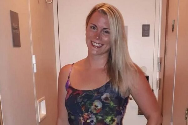 Olympic swimmer Helen Smart dies on family holiday