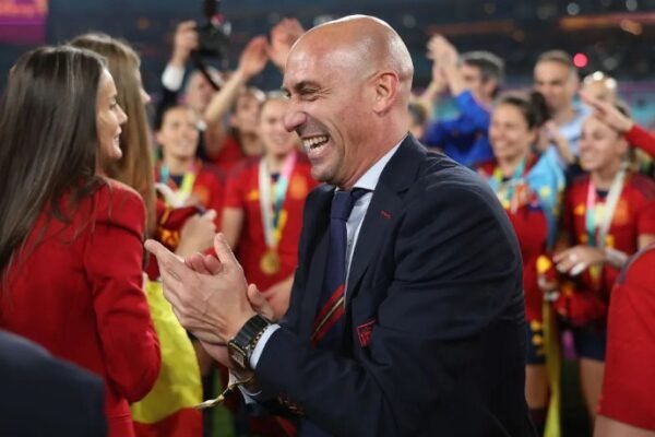 Spanish soccer president faces backlash