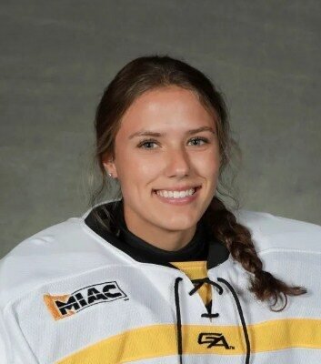 women’s hockey goalie in fatal crash