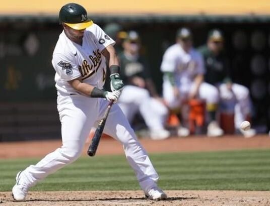 A’s avoid sweep with homers from Pérez and Smith