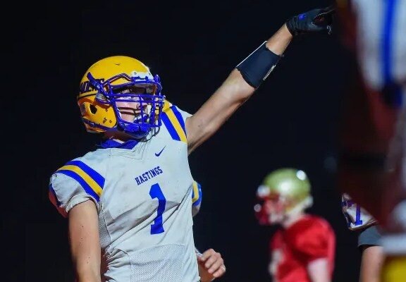Hastings Middle School seeks coaches for football
