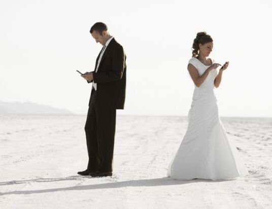 How Technology is Killing Romance - Opinion