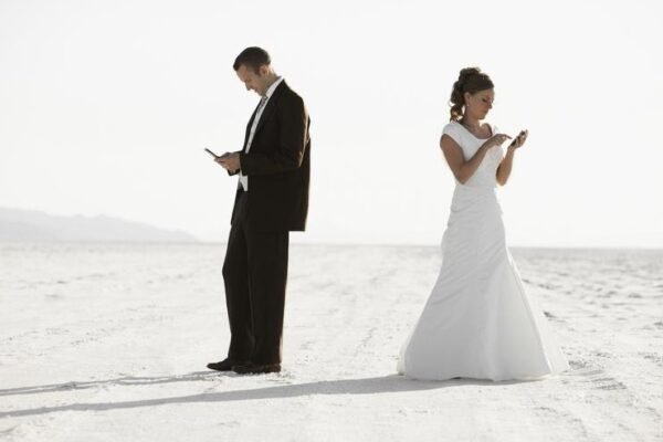 How Technology is Killing Romance - Opinion