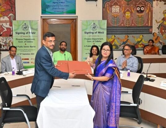 Odisha Government signs MoU with six banks to provide banking services