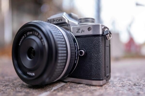 Retro-Style Mirrorless Camera with Modern Features