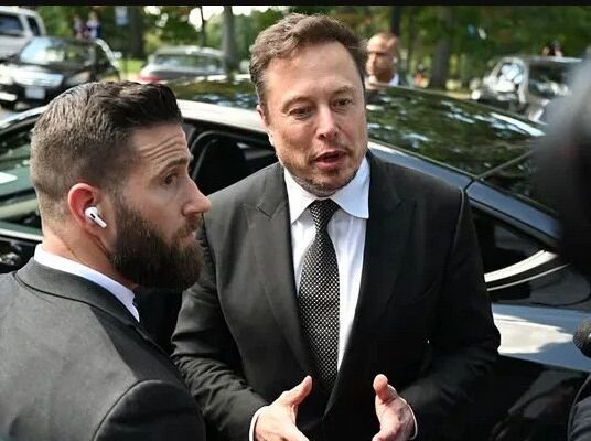 Tech leaders meet with US senators to discuss AI regulation