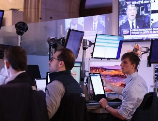 Tech stocks tumble amid economic worries and rising rates