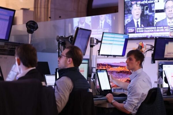 Tech stocks tumble amid economic worries and rising rates