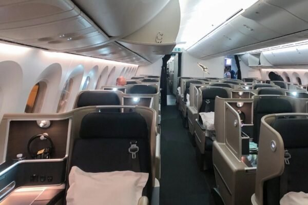airline that tried to take on Qantas with all-business-class flights
