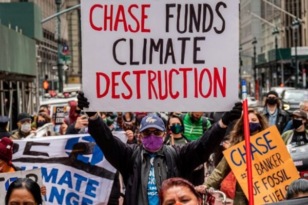 Banks accused of misleading claims on fossil fuels