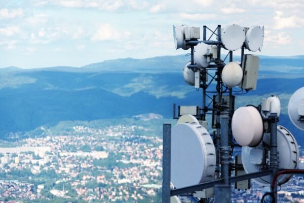 EU telecoms urge Brussels to make Big Tech pay for network costs