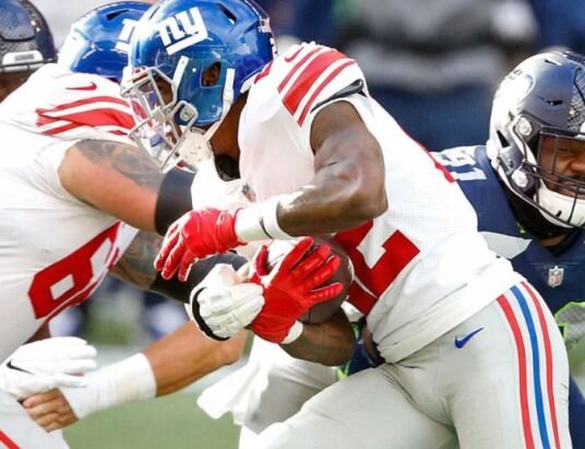 Giants stun Seahawks with late touchdown on Monday Night Football