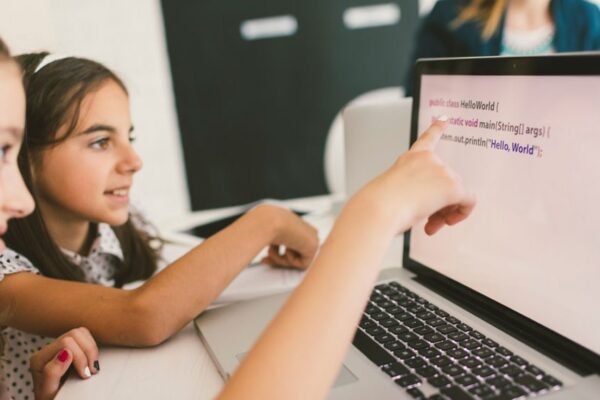 How new technology can empower women in the workplace