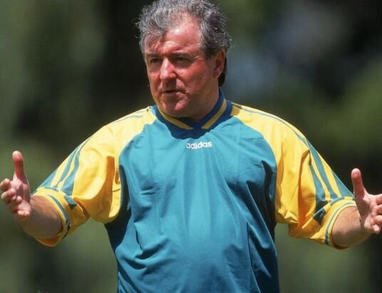 Aussie football greats pay tribute to legendary former Socceroos boss Terry Venables