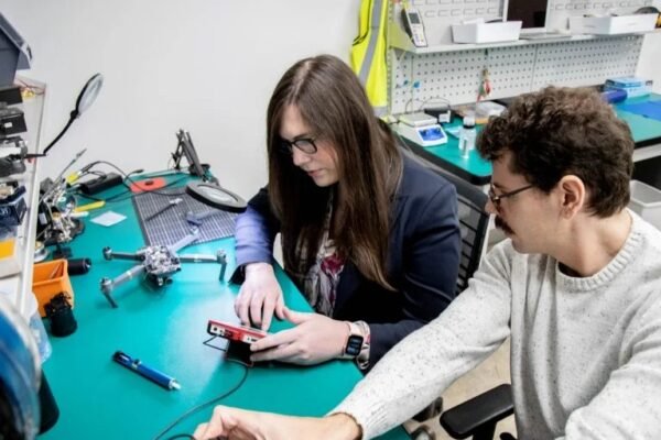 Australian professor develops dual-tech laser for defence and quantum applications