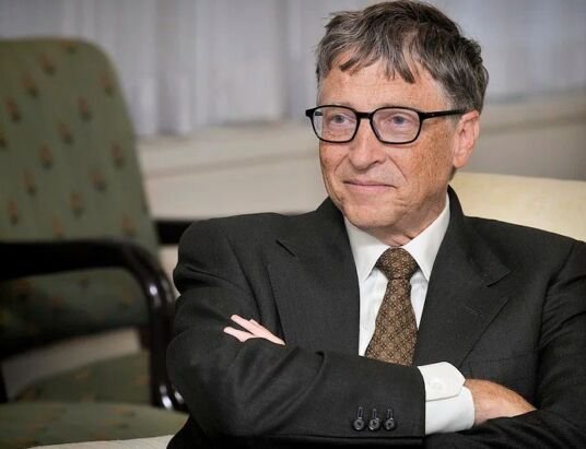 Bill Gates says that technology can help give us 3 day work