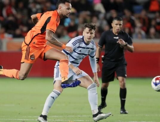 Dynamo blank Sporting KC 1-0 to advance to MLS Western Conference Final