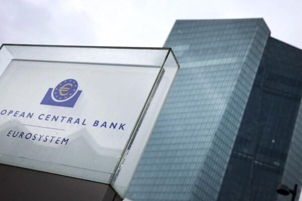 G10 central banks pause rate hikes amid global bond rout, emerging markets diverge