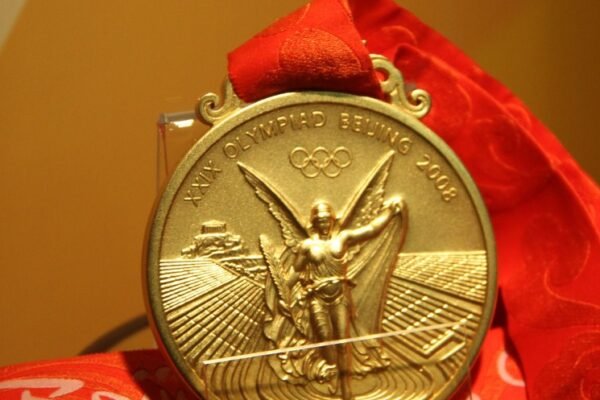 Historic gold medal from 1924 Winter Olympics on display in Scotland
