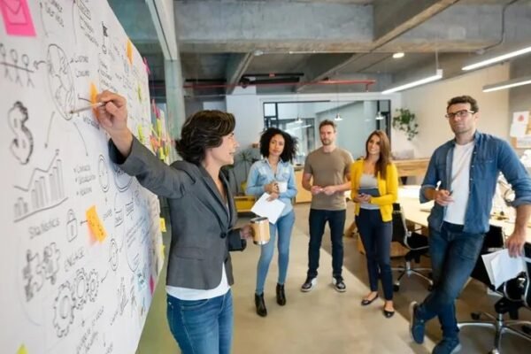 How CMOs Can Leverage AI to Amplify Human Insight and Drive Growth
