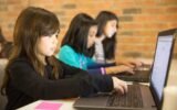 How to Balance Technology and Family Time in the Digital Age