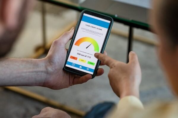 How to navigate Canada’s banking system and boost your credit score as a newcomer