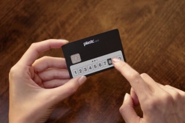 Plastc: The High-Tech Card That Wants to Replace Your Wallet