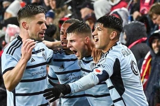 Sporting Kansas City shocks St. Louis City in MLS playoffs