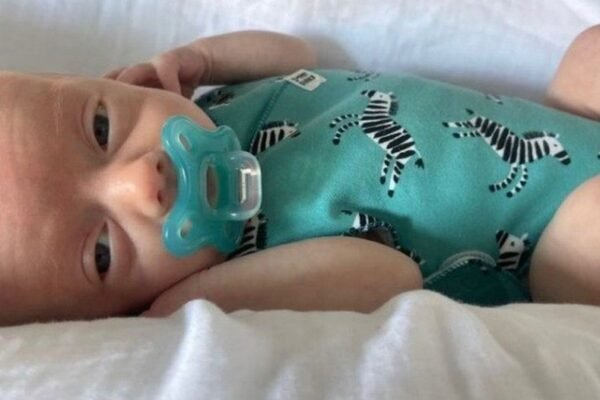 SuperDinky: The nurse who makes clothes for premature babies