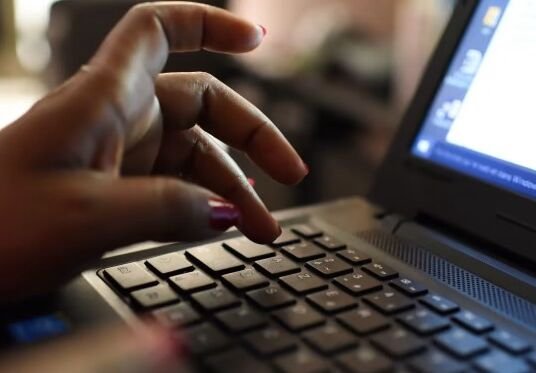 Tech giants pledge to cooperate with UK government to fight online fraud