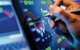 Tech stocks continue to attract investors amid market gains
