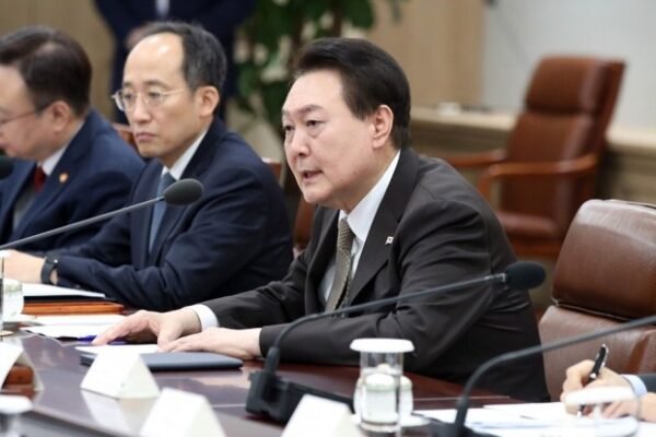 Yoon vows to tackle monopolies in banking and taxi app sectors