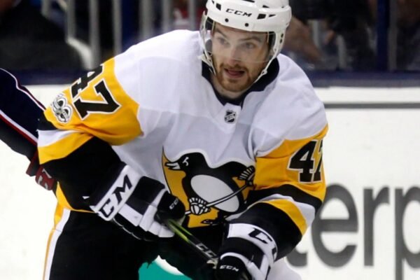 Ice hockey players urged to wear neck protection after tragic death