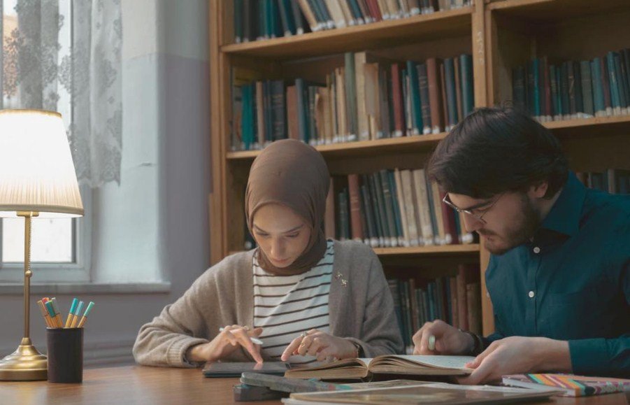 How Georgian Literature Shapes the Minds of Students