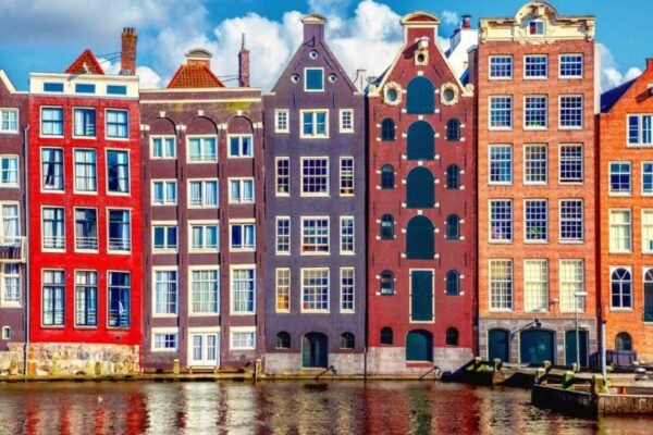 Amsterdam Leads the Way in Supporting Global Plant-Based Treaty