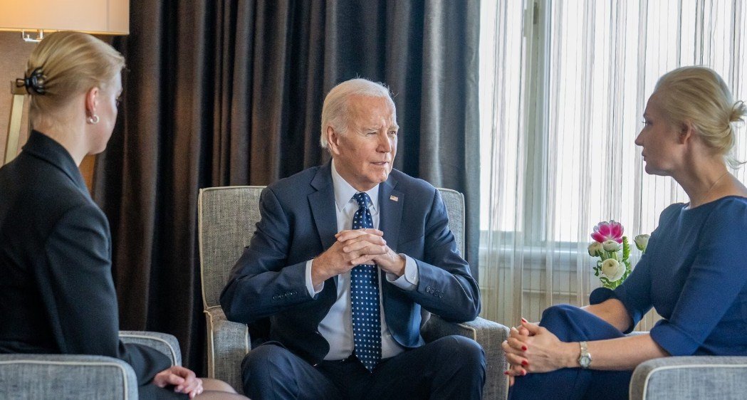 Biden expresses admiration for Navalny’s courage, vows to sanction Putin