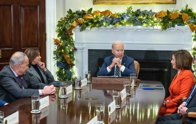 biden endorses harris for presidential
