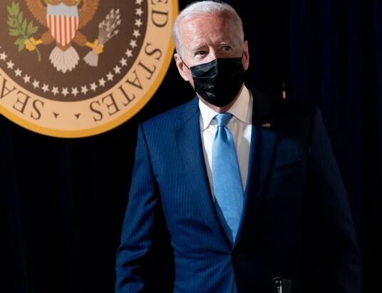 covid spread in paris athletes mask
