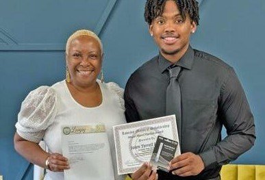 harper receives lovejoy mayoral scholarship