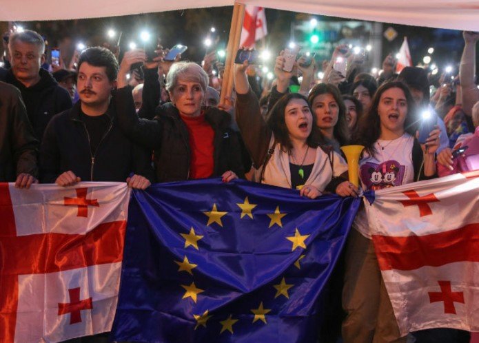 Abkhazia parliament protests tear gas standoff