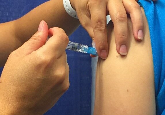 seasonal-flu-vaccine-injection