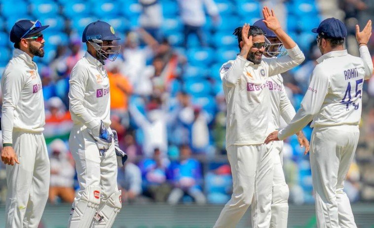 India team celebrating Test match