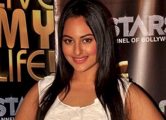 Sonakshi Sinha Zaheer Iqbal lion roar australia